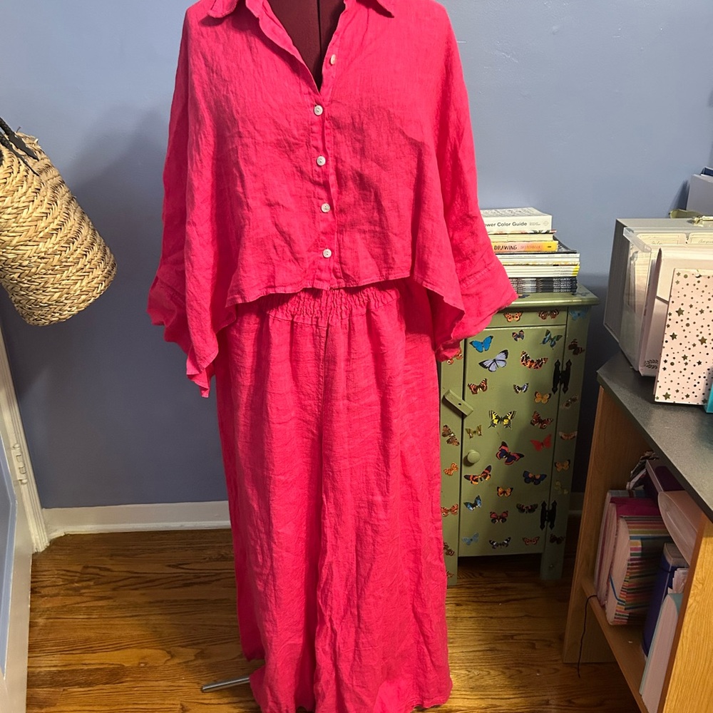 Women's hot pink Italian linen set, never been worn with tags